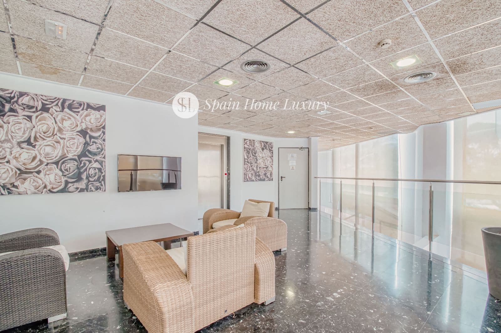 14 quarto Restaurante/Bar para venda em Alzira - 2 490 000 € (Ref: 9004113)