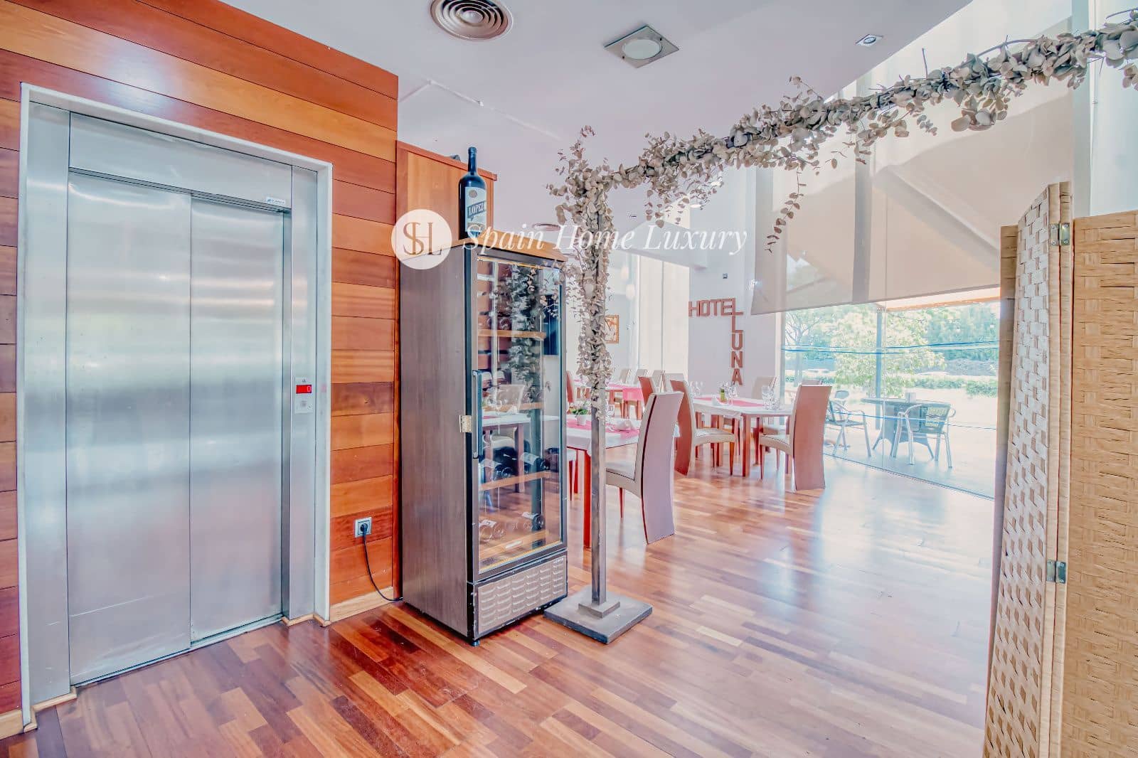 14 quarto Restaurante/Bar para venda em Alzira - 2 490 000 € (Ref: 9004113)