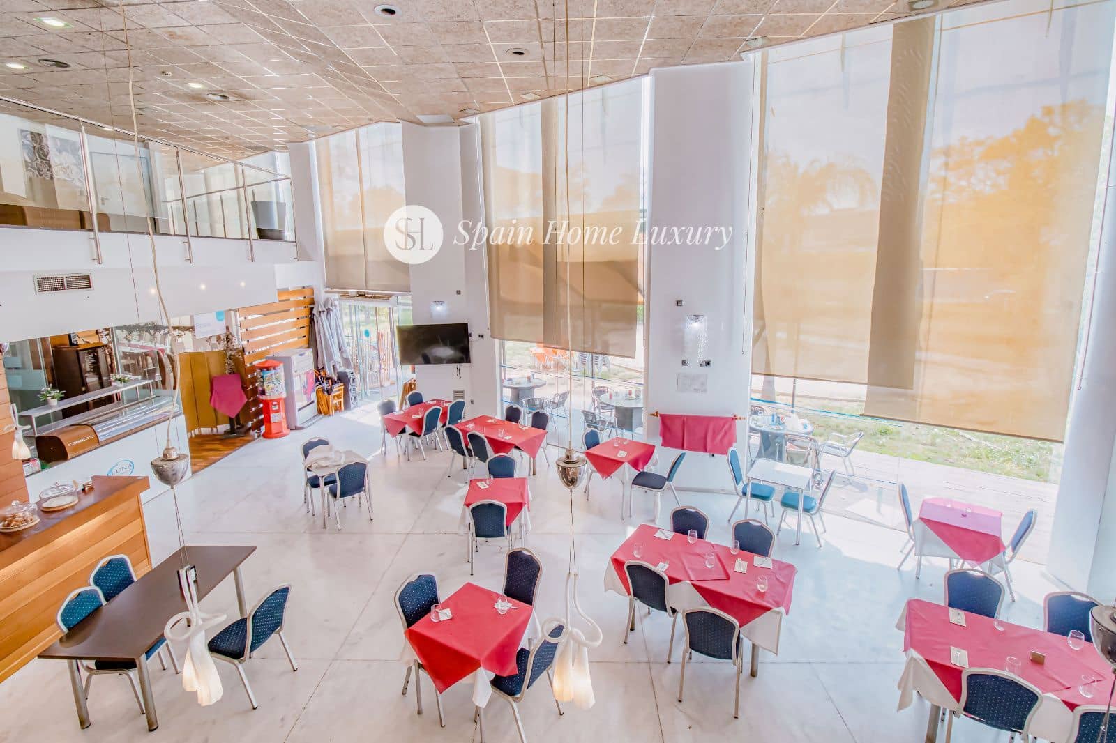 14 quarto Restaurante/Bar para venda em Alzira - 2 490 000 € (Ref: 9004113)