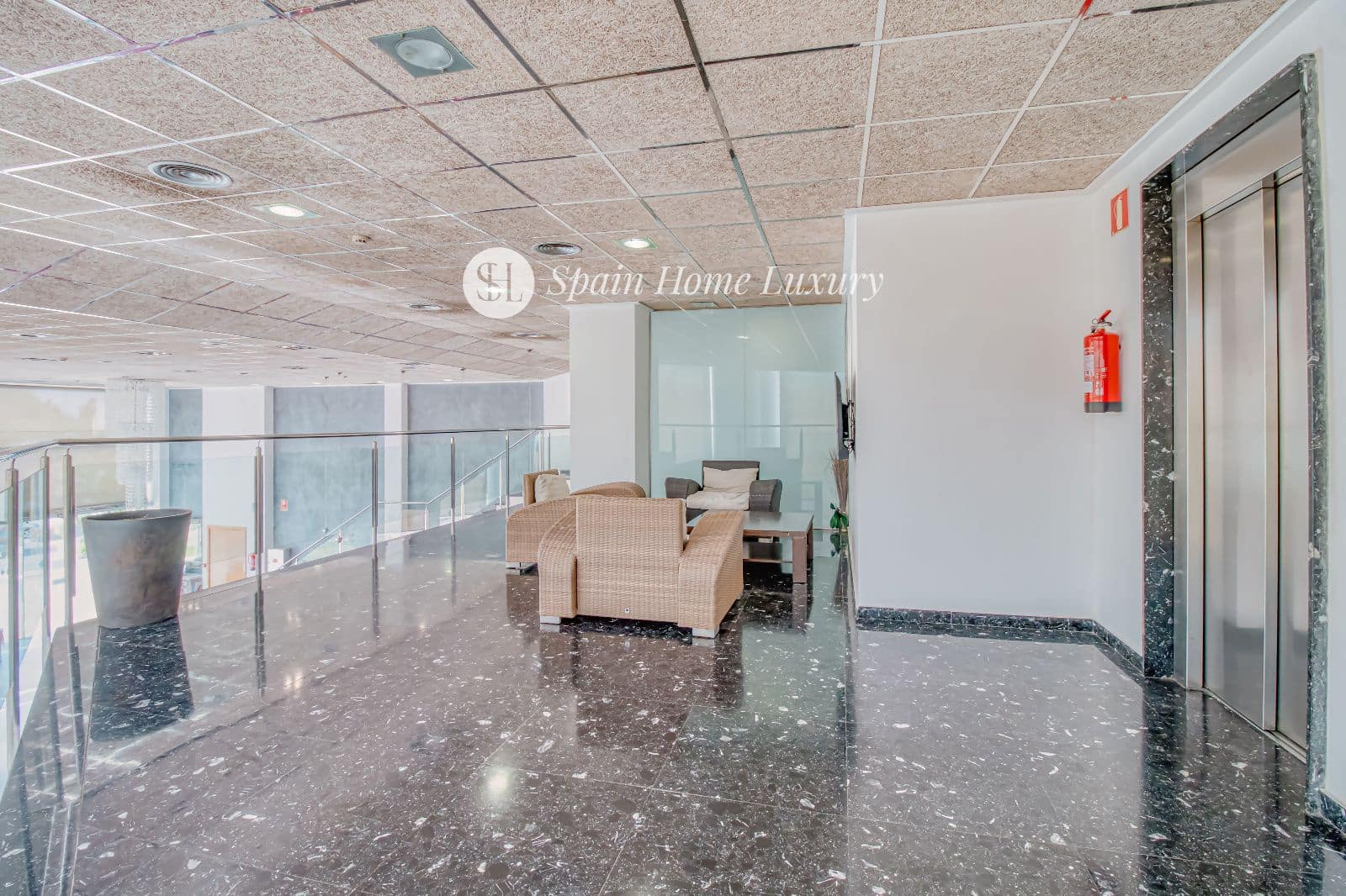 14 quarto Restaurante/Bar para venda em Alzira - 2 490 000 € (Ref: 9004113)