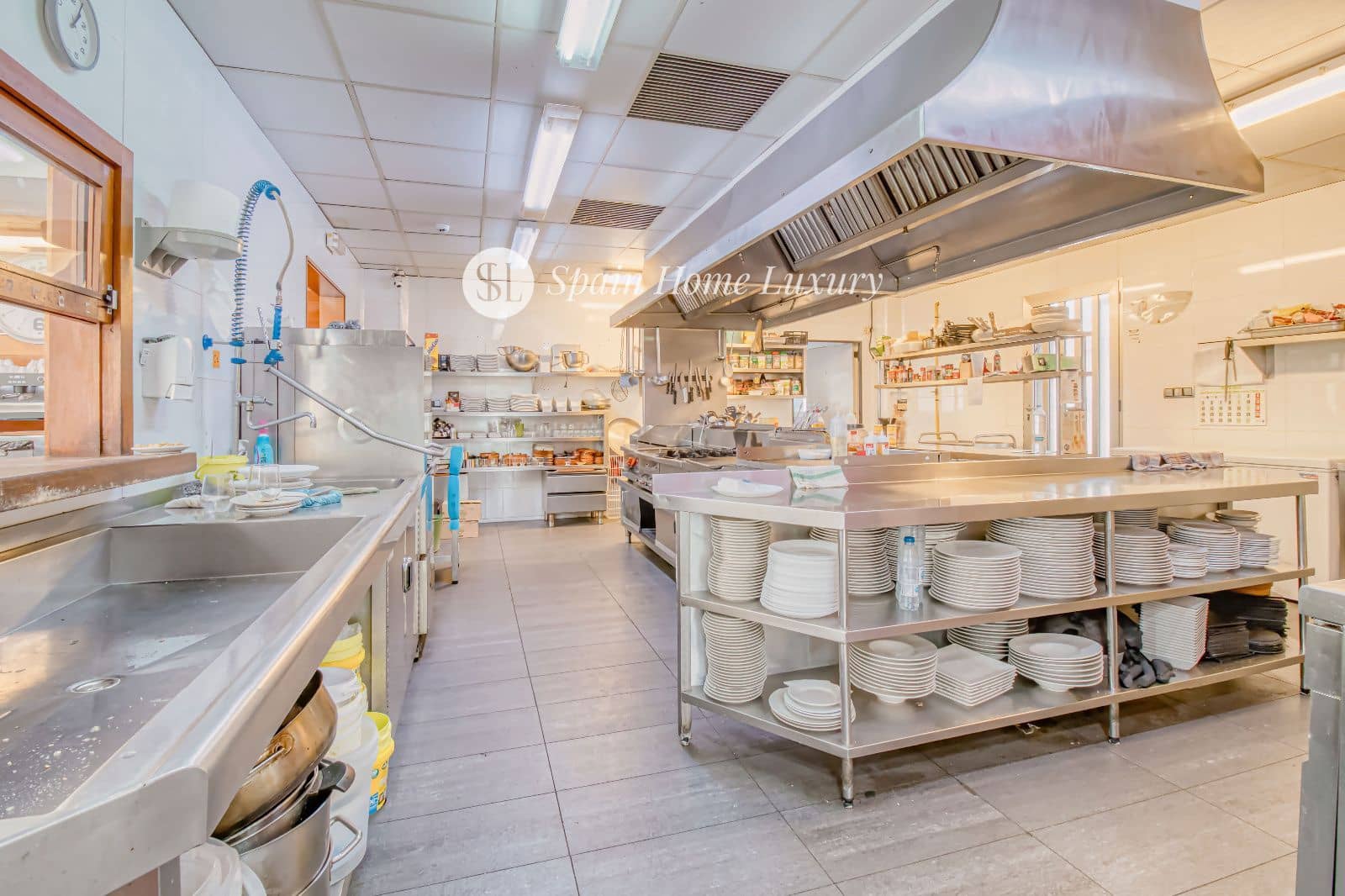 14 quarto Restaurante/Bar para venda em Alzira - 2 490 000 € (Ref: 9004113)