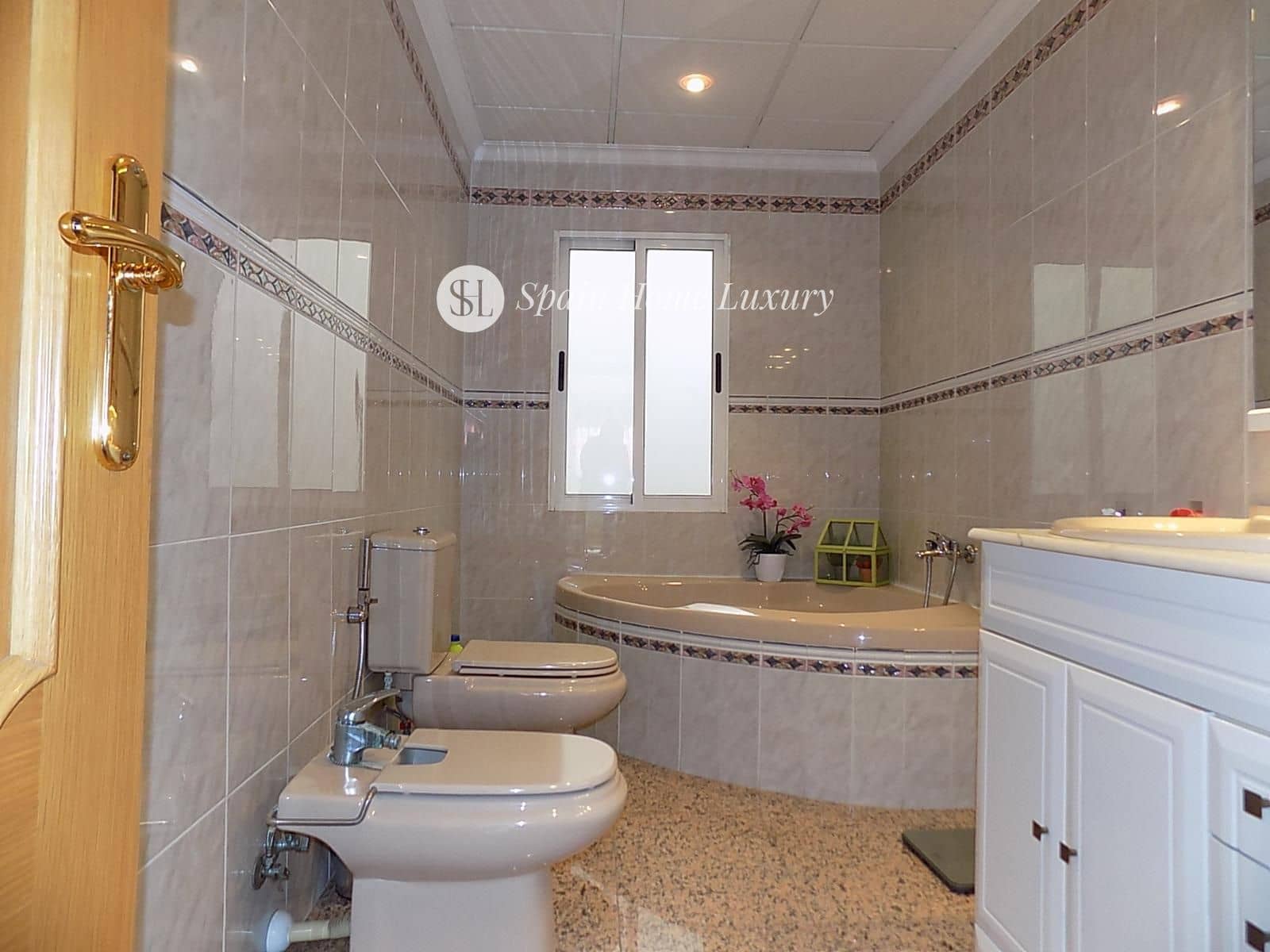 4 soveværelse Restaurant/Bar til salg i Cocentaina - € 357.000 (Ref: 9004114)