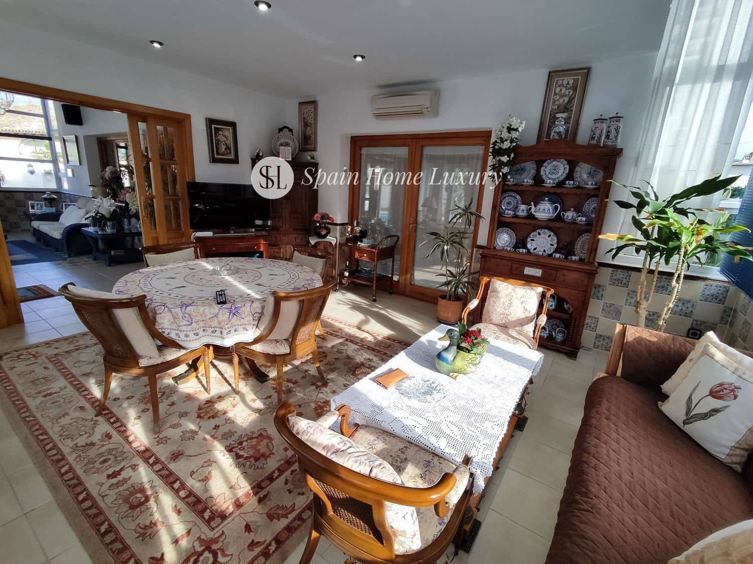 6 soveværelse Villa til salg i Benidorm med swimmingpool garage - € 720.000 (Ref: 9004122)