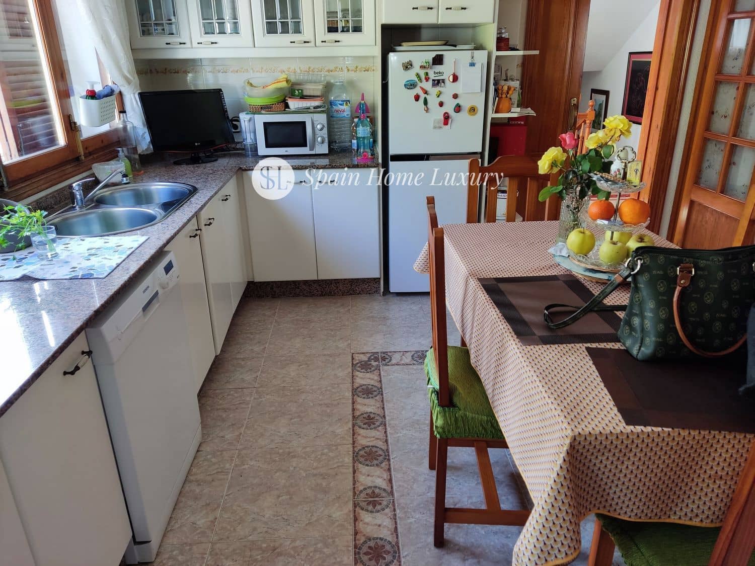 6 soveværelse Villa til salg i Benidorm med swimmingpool garage - € 720.000 (Ref: 9004122)