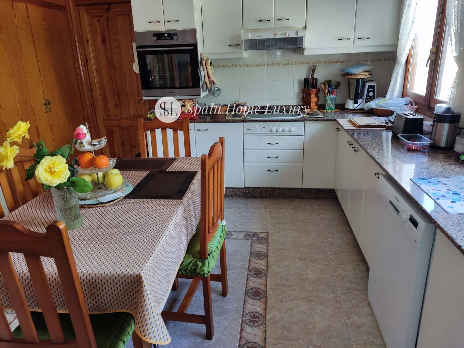 6 soveværelse Villa til salg i Benidorm med swimmingpool garage - € 720.000 (Ref: 9004122)