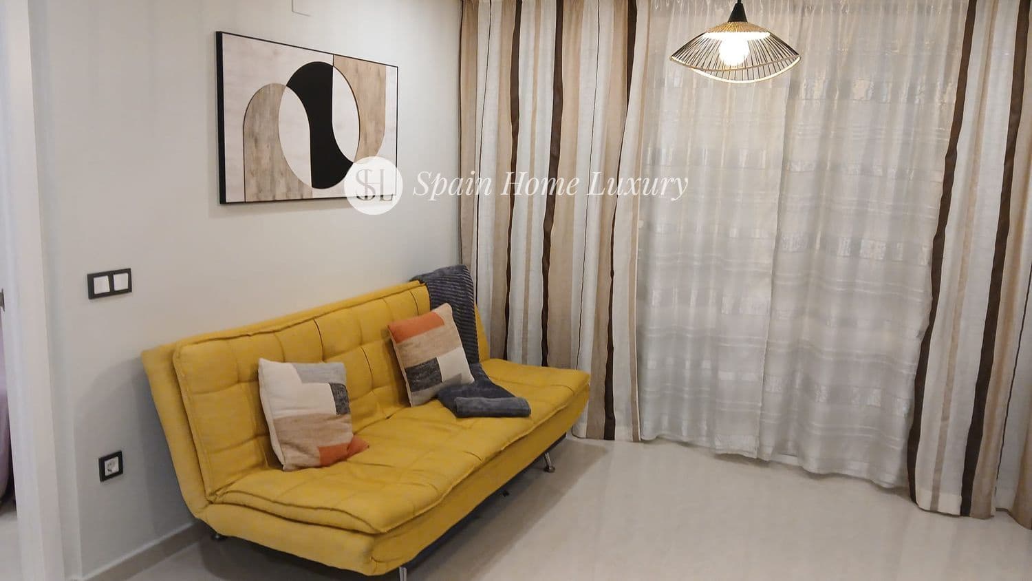 3 bedroom Flat for sale in Benidorm with pool - € 395,000 (Ref: 9028398)