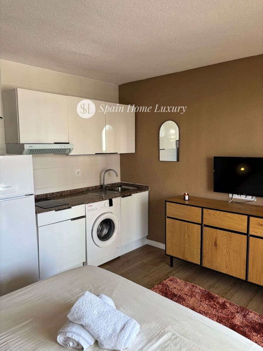 Flat for sale in Benidorm with pool - € 190,000 (Ref: 9035591)