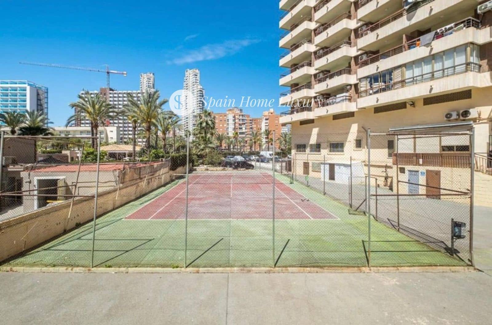 Flat for sale in Benidorm with pool - € 190,000 (Ref: 9035591)