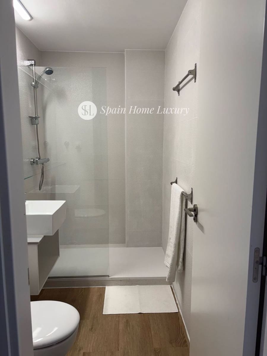 Flat for sale in Benidorm with pool - € 190,000 (Ref: 9035591)