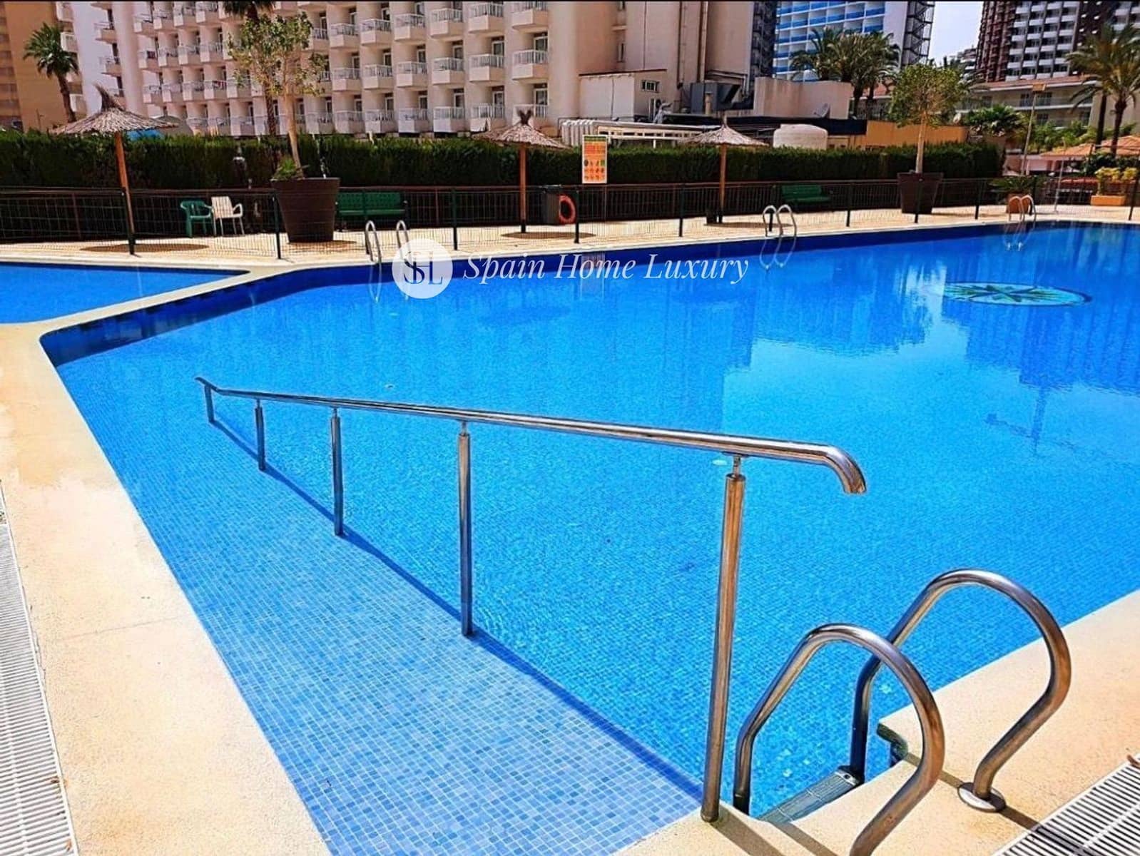 Flat for sale in Benidorm with pool - € 190,000 (Ref: 9035591)