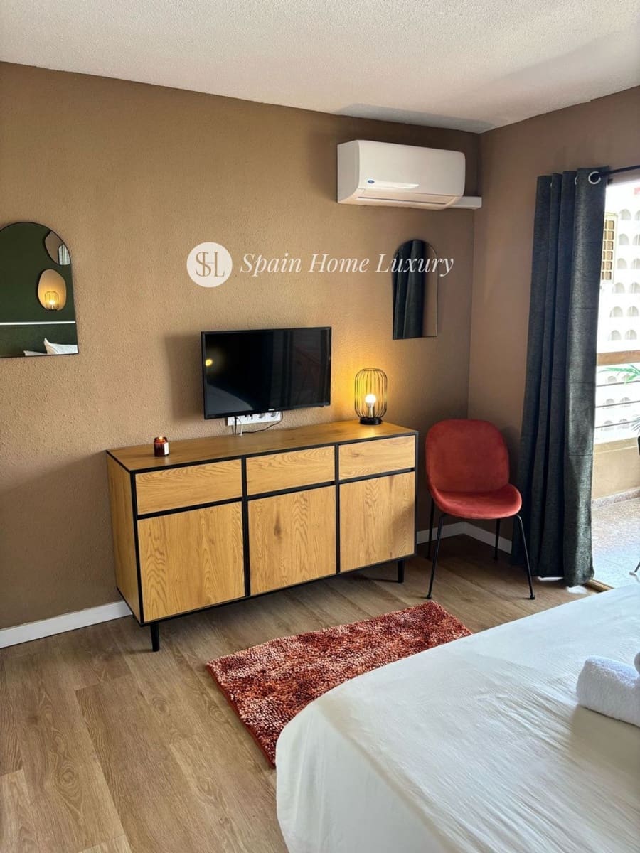 Flat for sale in Benidorm with pool - € 190,000 (Ref: 9035591)