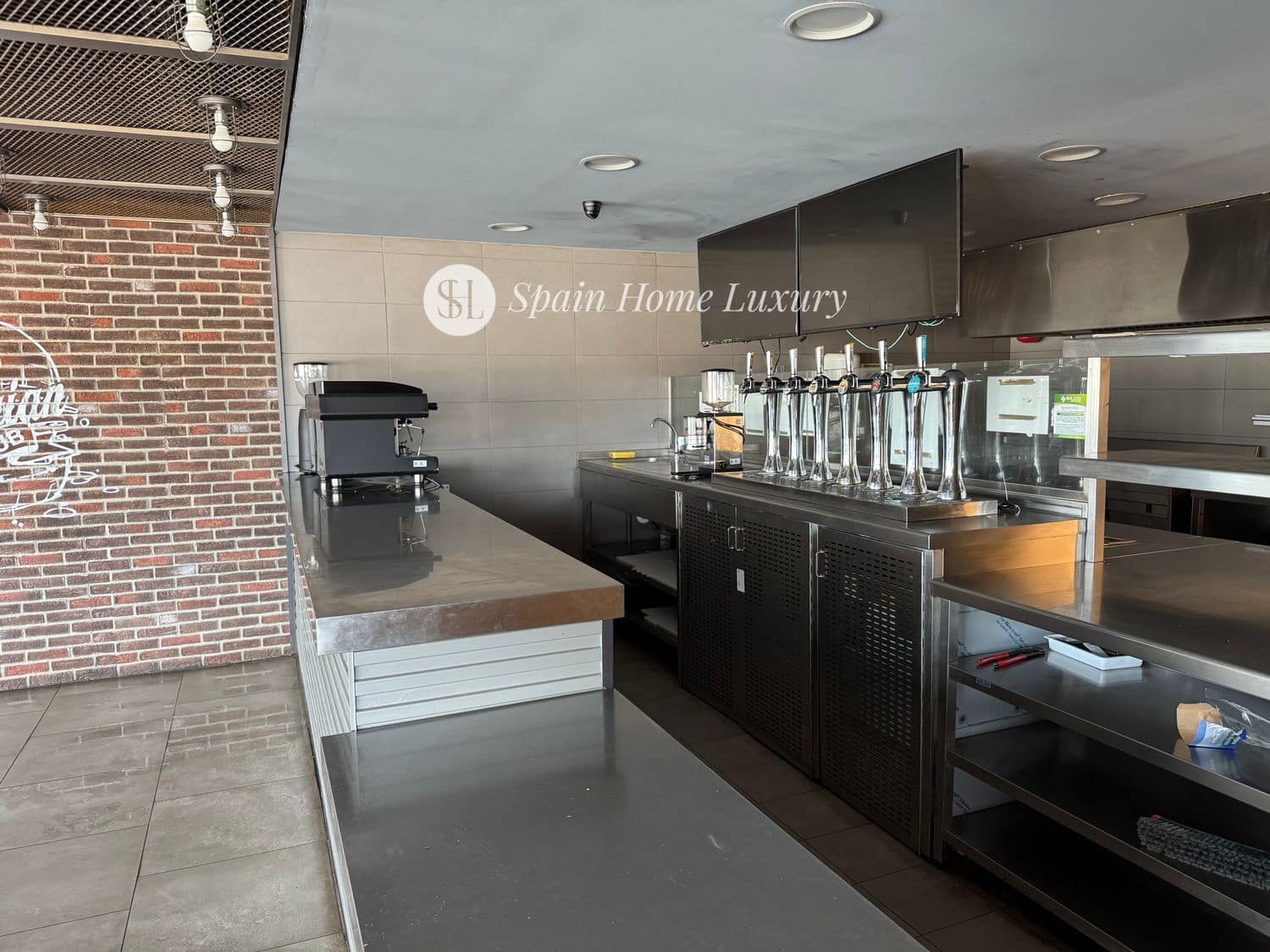 Kaupallinen vuokrattavana paikassa Javea / Xabia - 10 000 € (Ref: 9041344)