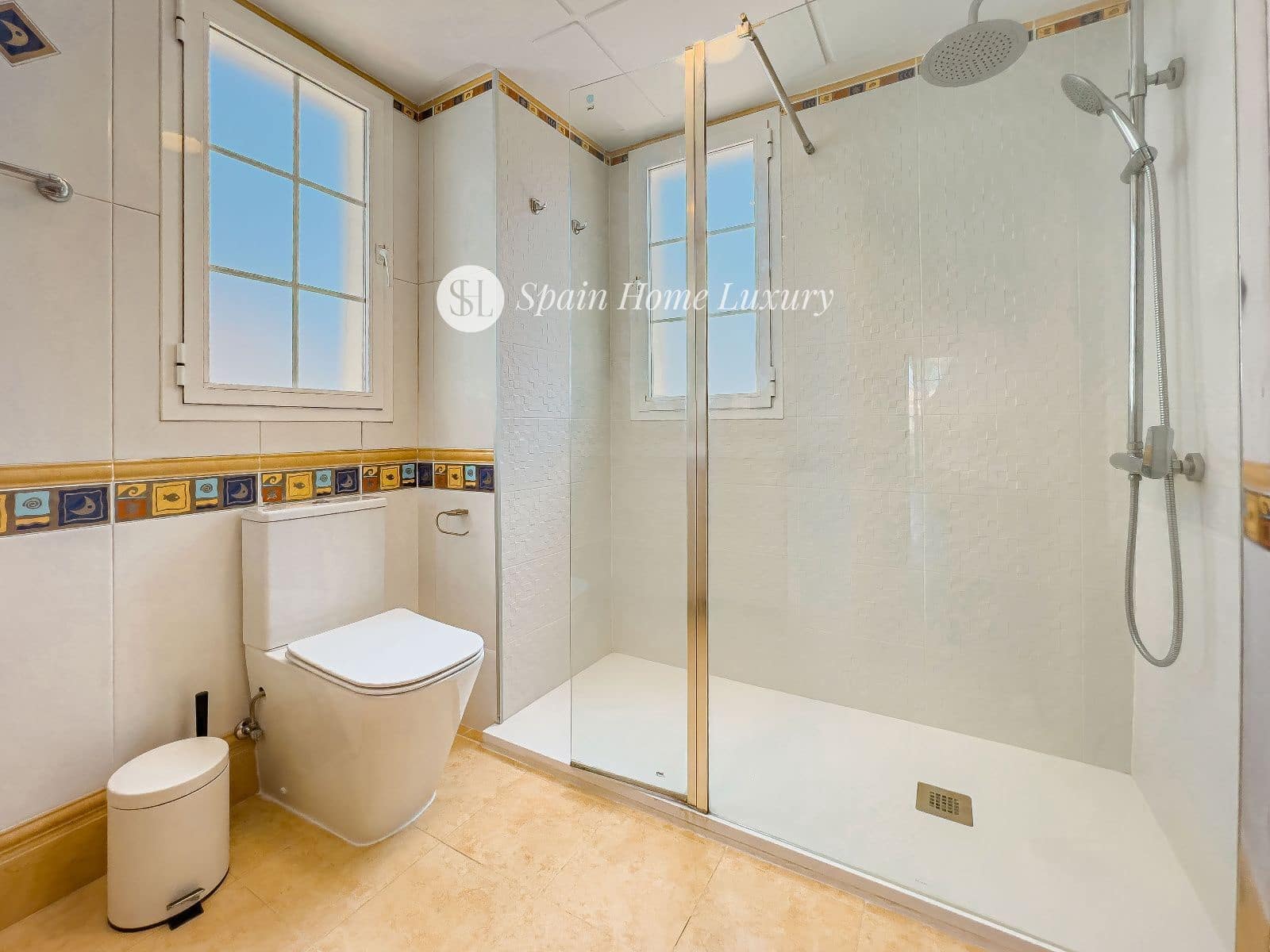 5 soverom Villa til salgs i Betera med svømmebasseng garasje - € 559 000 (Ref: 9047084)