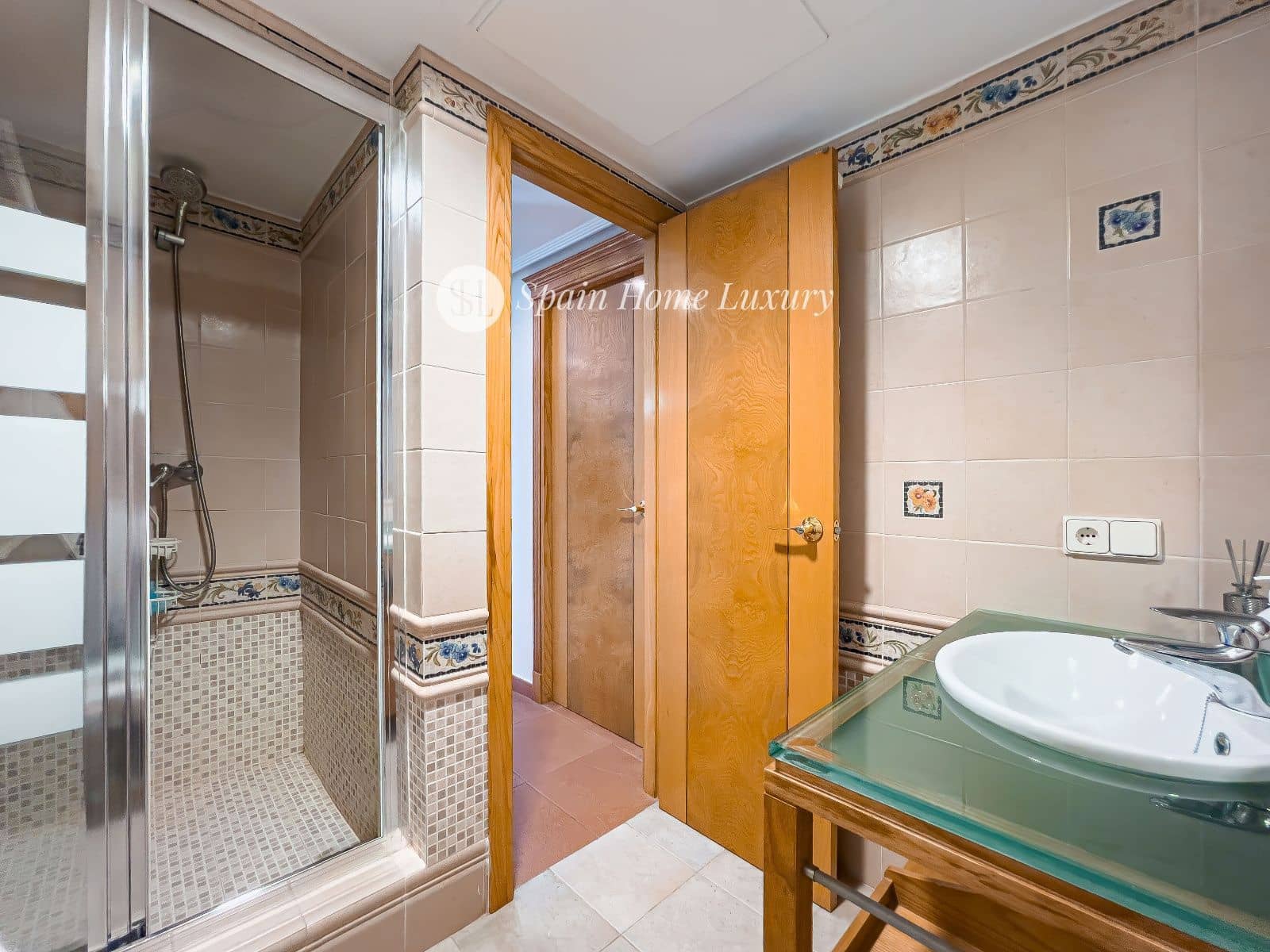 5 soverom Villa til salgs i Betera med svømmebasseng garasje - € 559 000 (Ref: 9047084)