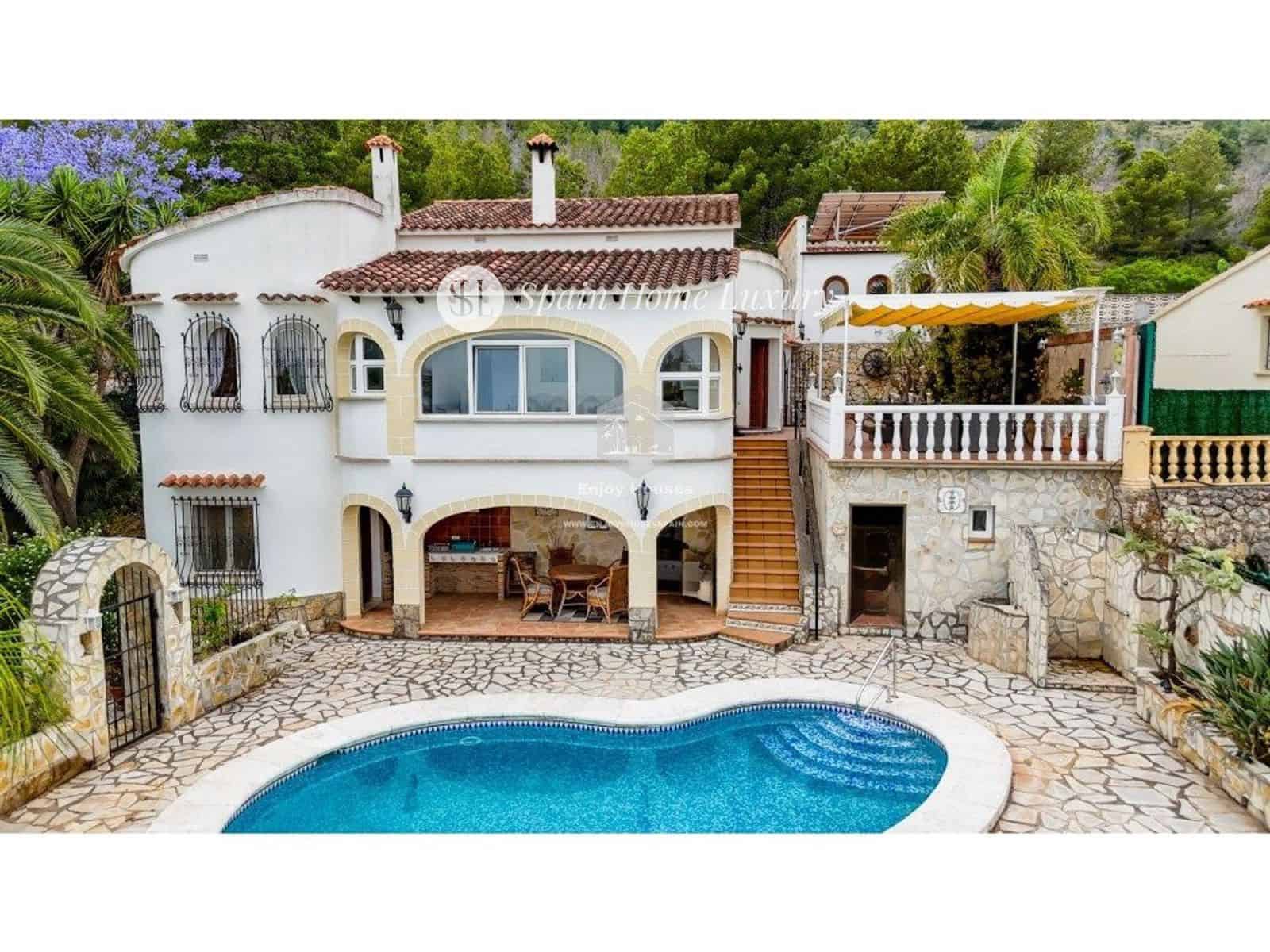 4 sovrum Villa till salu i Denia med pool garage - 595 000 € (Ref: 9053680)