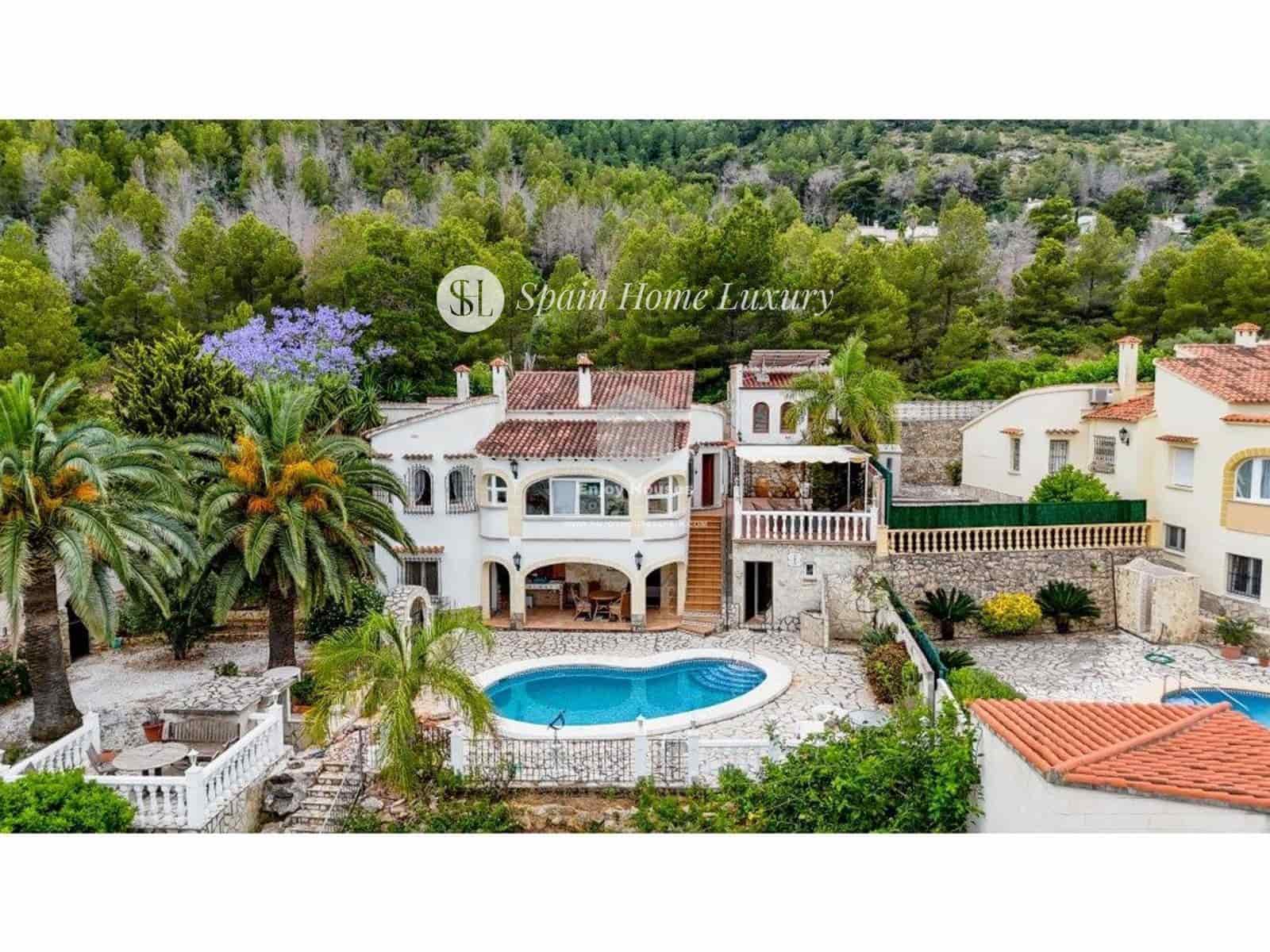 4 sovrum Villa till salu i Denia med pool garage - 595 000 € (Ref: 9053680)