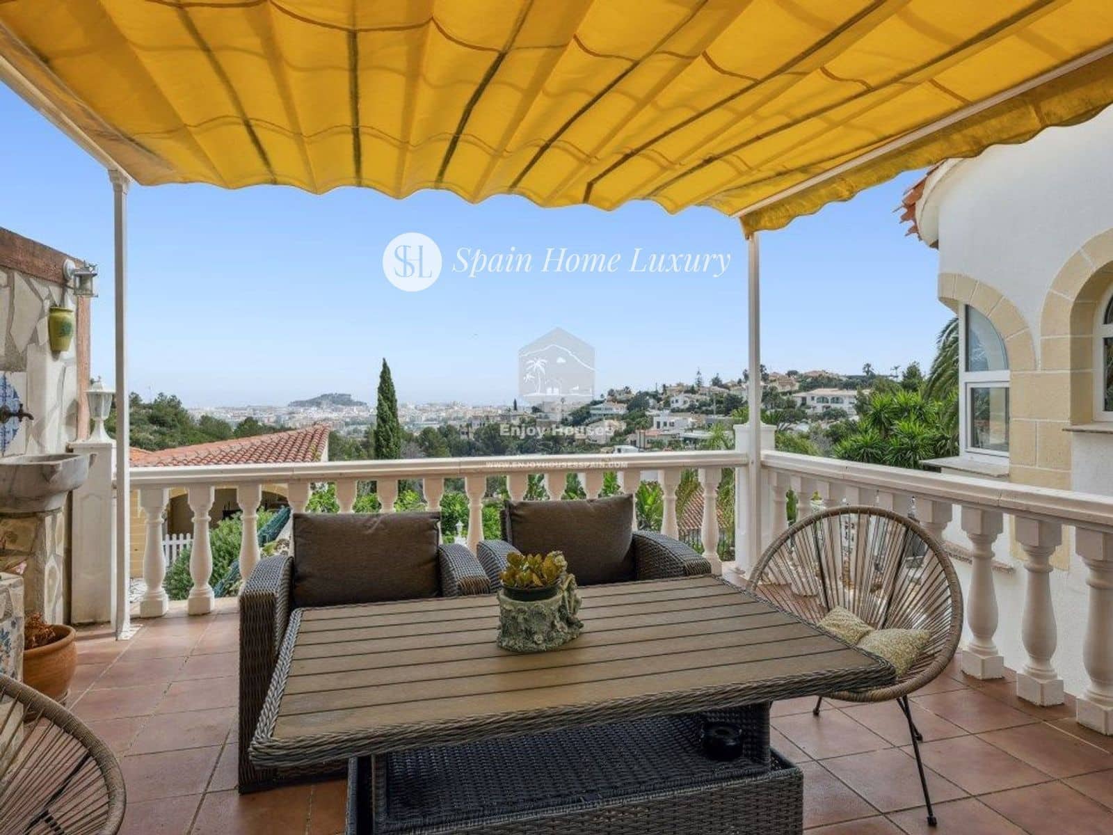 4 sovrum Villa till salu i Denia med pool garage - 595 000 € (Ref: 9053680)