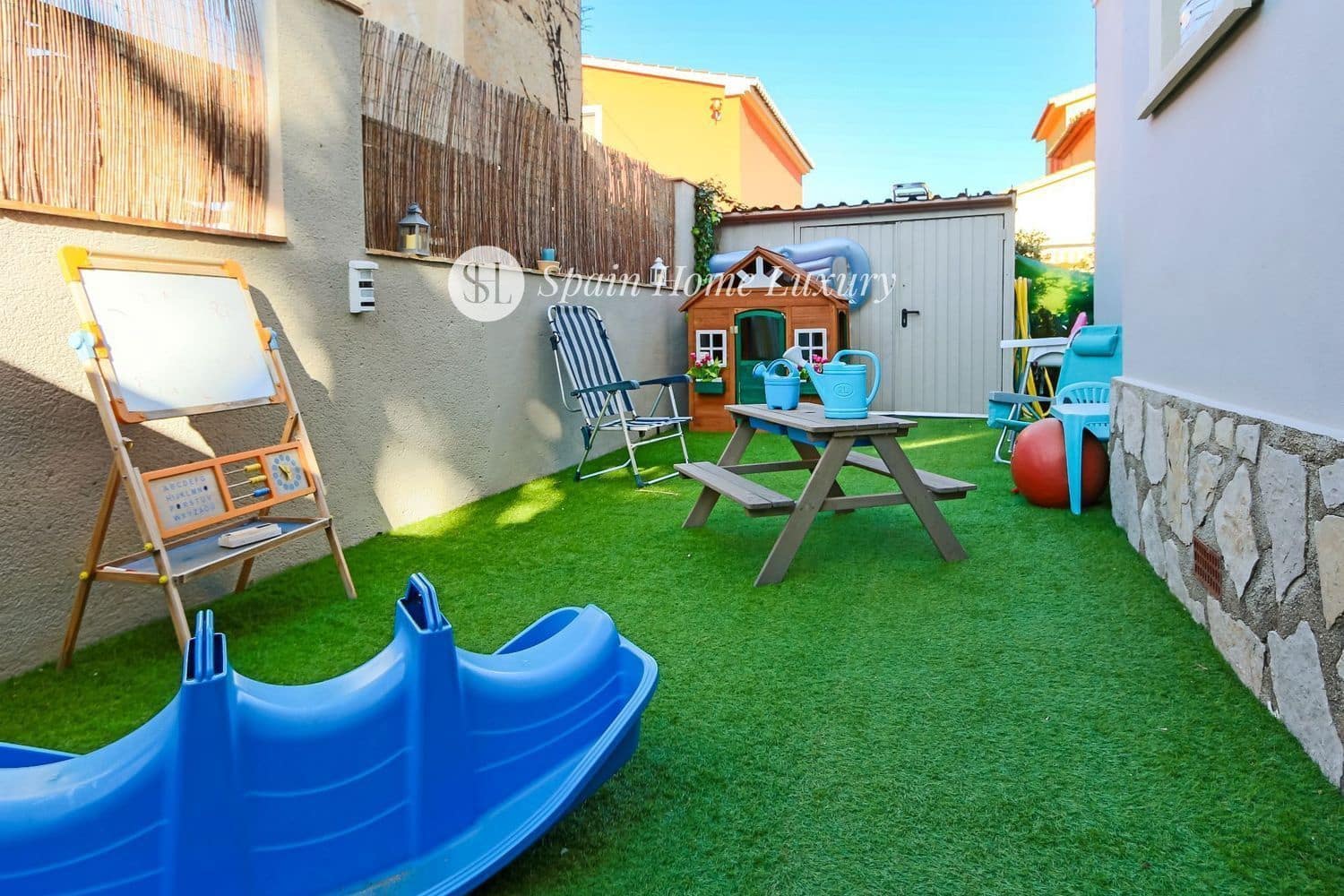 5 bedroom Villa for sale in Els Poblets with pool garage - € 690,000 (Ref: 9060766)