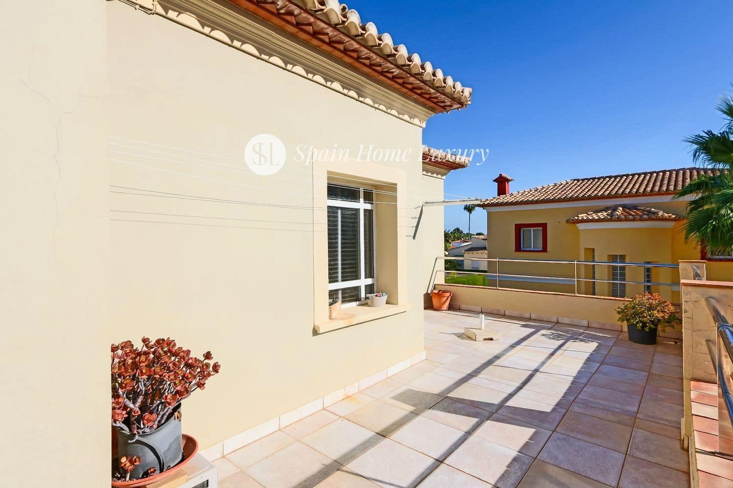 5 bedroom Villa for sale in Els Poblets with pool garage - € 690,000 (Ref: 9060766)