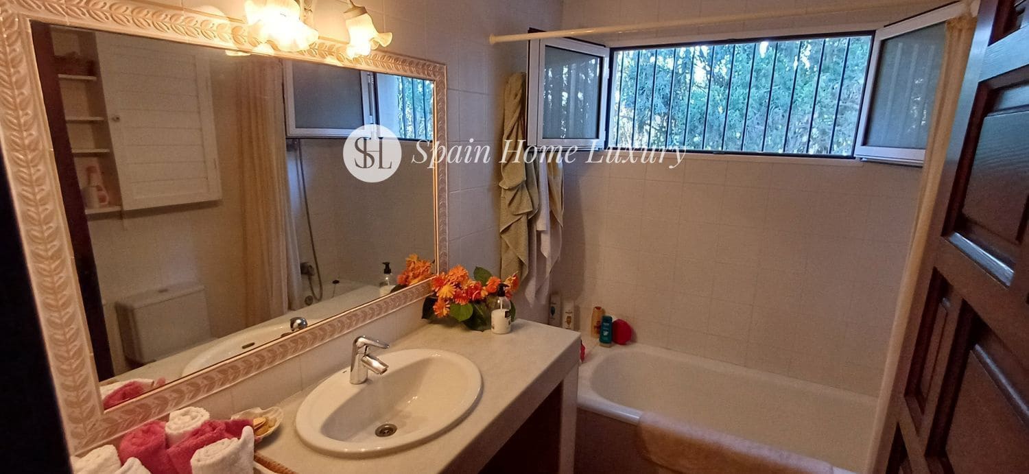 Chalet de 6 habitaciones en San Juan de Alicante / Sant Joan d'Alacant en venta con piscina garaje - 850.000 € (Ref: 9080740)