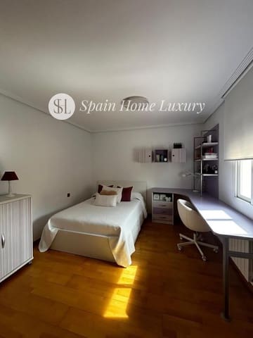 Villa til salgs i Sierra Helada, Benidorm - € 750 000 (Ref: 9100476)