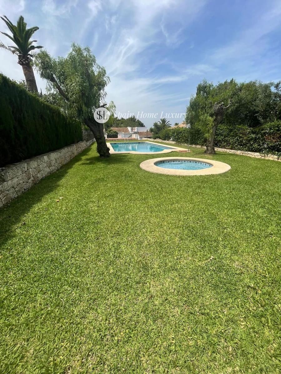 4 soveværelse Villa til salg i Denia med swimmingpool garage - € 490.000 (Ref: 9101749)