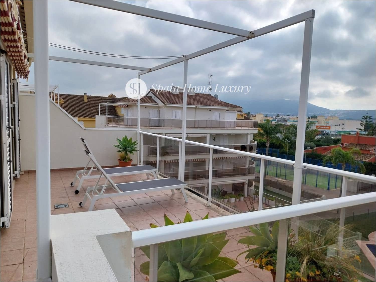 3 makuuhuone Kattohuoneisto myytävänä paikassa Denia mukana uima-altaan 
autotalli - 469 000 € (Ref: 9105823)