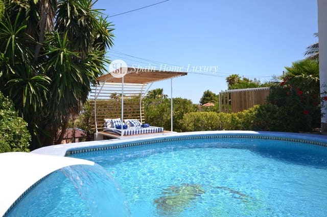 4 soverom Villa til salgs i Centro Urbano, Dénia med svømmebasseng garasje - € 779 000 (Ref: 9105928)