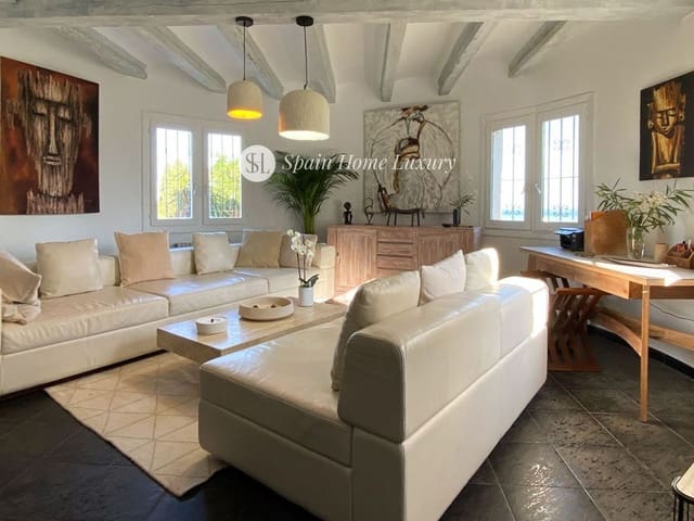 4 soverom Villa til salgs i Centro Urbano, Dénia med svømmebasseng garasje - € 779 000 (Ref: 9105928)