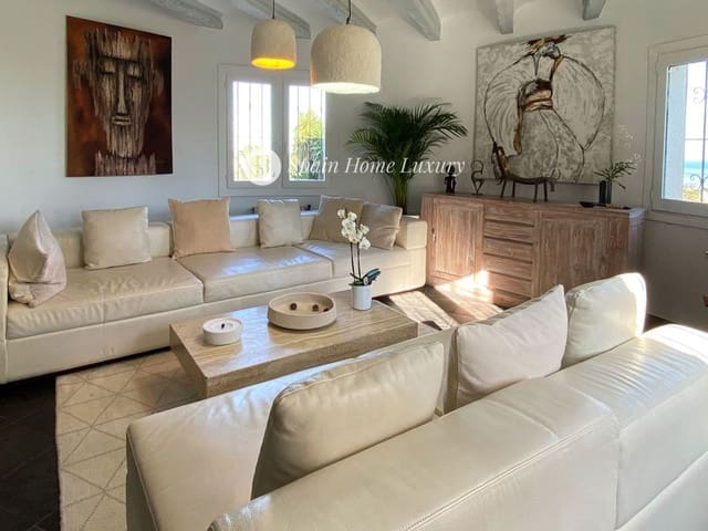 4 soverom Villa til salgs i Centro Urbano, Dénia med svømmebasseng garasje - € 779 000 (Ref: 9105928)