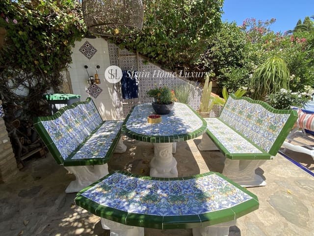 4 soverom Villa til salgs i Centro Urbano, Dénia med svømmebasseng garasje - € 779 000 (Ref: 9105928)