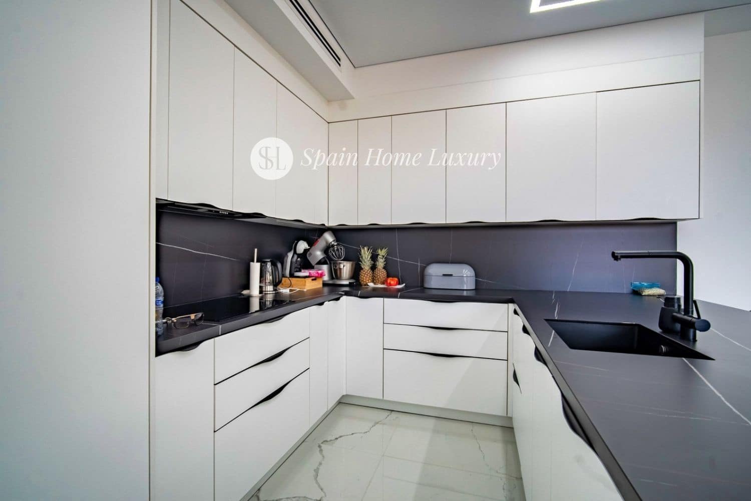 4 soveværelse Villa til salg i Benidorm med swimmingpool garage - € 2.500.000 (Ref: 9107196)