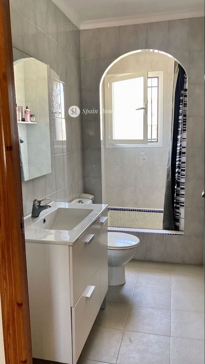 6 chambre Villa/Maison à vendre à Oliva avec garage - 500 000 € (Ref: 9117298)