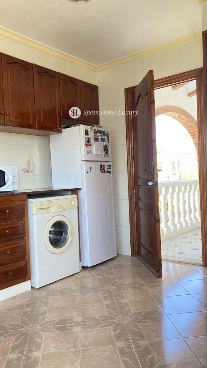 6 chambre Villa/Maison à vendre à Oliva avec garage - 500 000 € (Ref: 9117298)