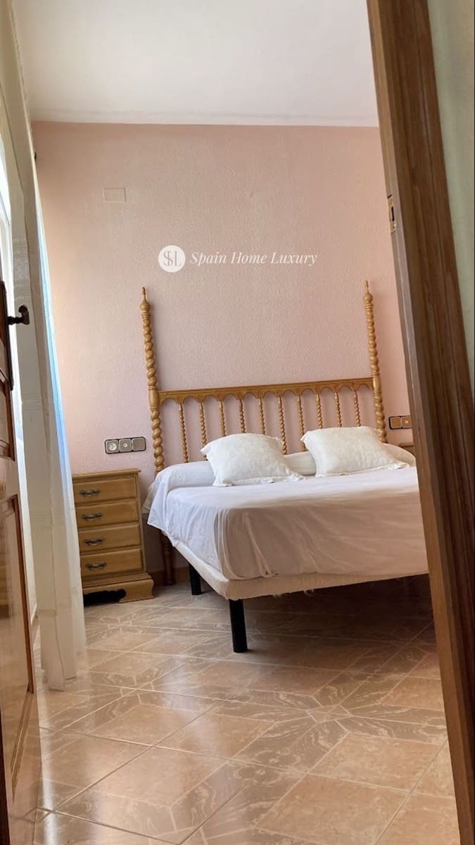 6 chambre Villa/Maison à vendre à Oliva avec garage - 500 000 € (Ref: 9117298)