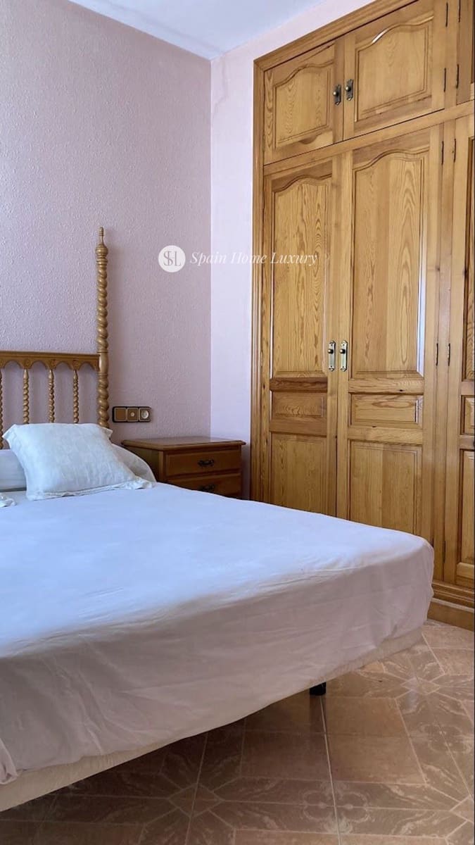 6 chambre Villa/Maison à vendre à Oliva avec garage - 500 000 € (Ref: 9117298)