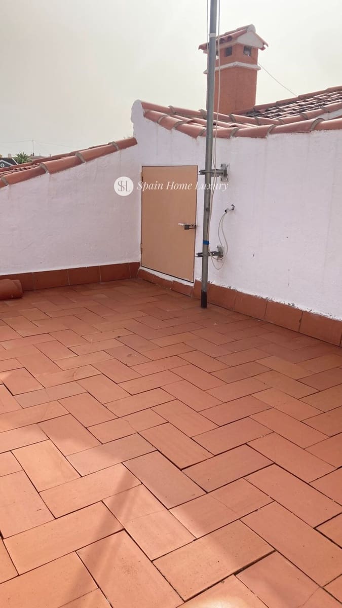 6 chambre Villa/Maison à vendre à Oliva avec garage - 500 000 € (Ref: 9117298)