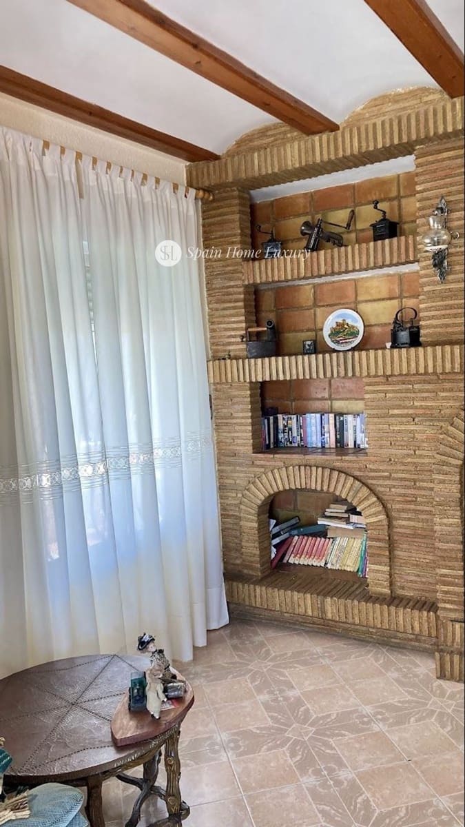 6 chambre Villa/Maison à vendre à Oliva avec garage - 500 000 € (Ref: 9117298)