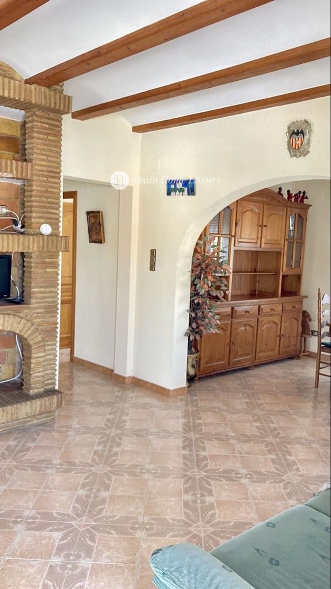 6 chambre Villa/Maison à vendre à Oliva avec garage - 500 000 € (Ref: 9117298)