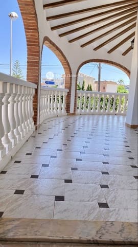 6 chambre Villa/Maison à vendre à Oliva Playa, Oliva avec garage - 500 000 € (Ref: 9117298)