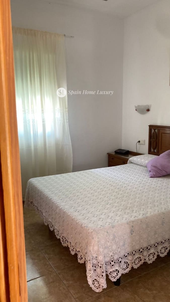 6 chambre Villa/Maison à vendre à Oliva avec garage - 500 000 € (Ref: 9117298)