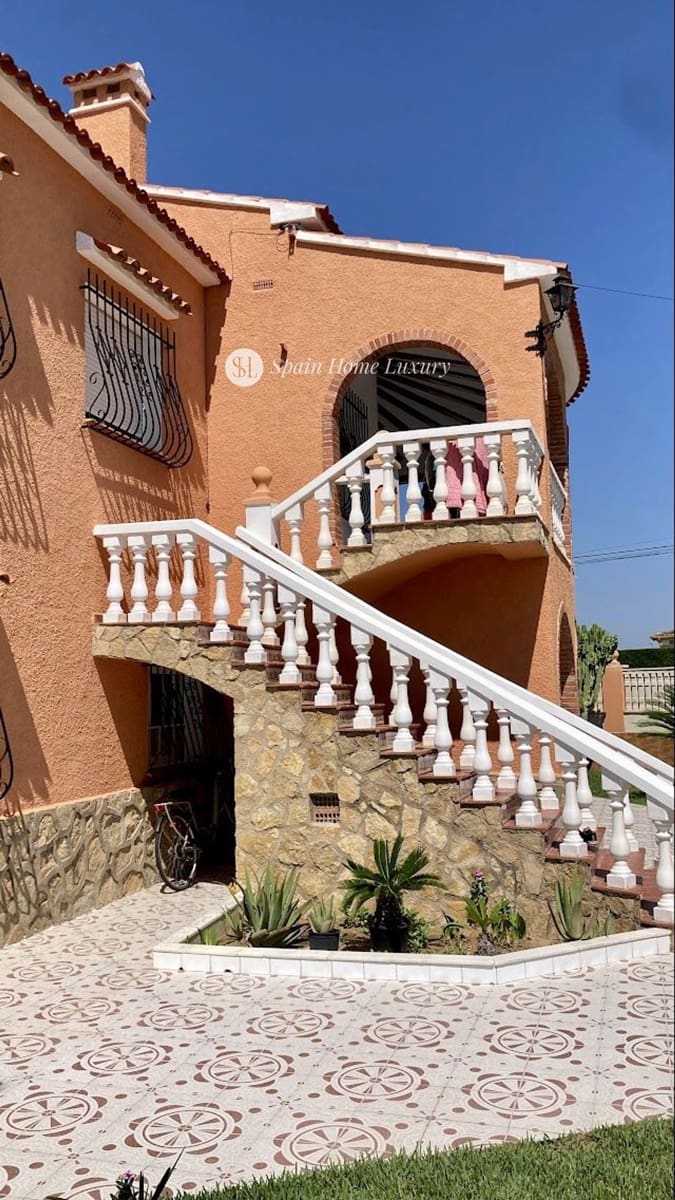 6 chambre Villa/Maison à vendre à Oliva avec garage - 500 000 € (Ref: 9117298)