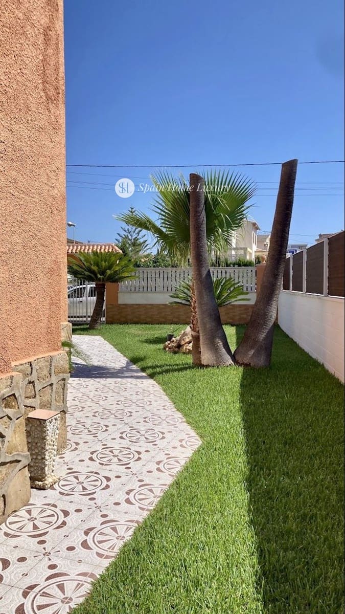 6 chambre Villa/Maison à vendre à Oliva avec garage - 500 000 € (Ref: 9117298)