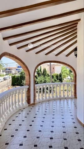 6 chambre Villa/Maison à vendre à Oliva Playa, Oliva avec garage - 500 000 € (Ref: 9117298)