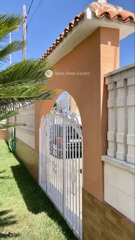 6 chambre Villa/Maison à vendre à Oliva Playa, Oliva avec garage - 500 000 € (Ref: 9117298)