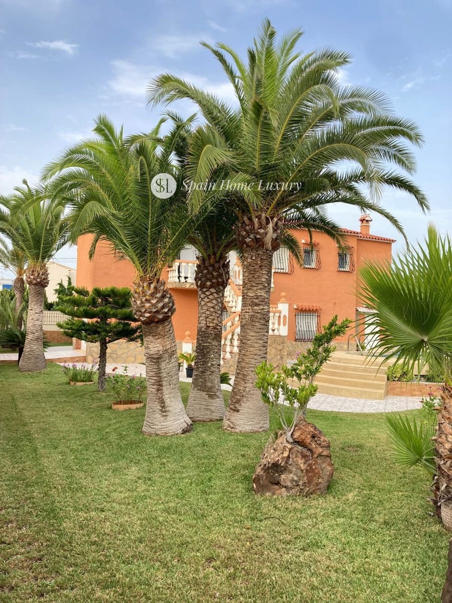 6 chambre Villa/Maison à vendre à Oliva avec garage - 500 000 € (Ref: 9117298)