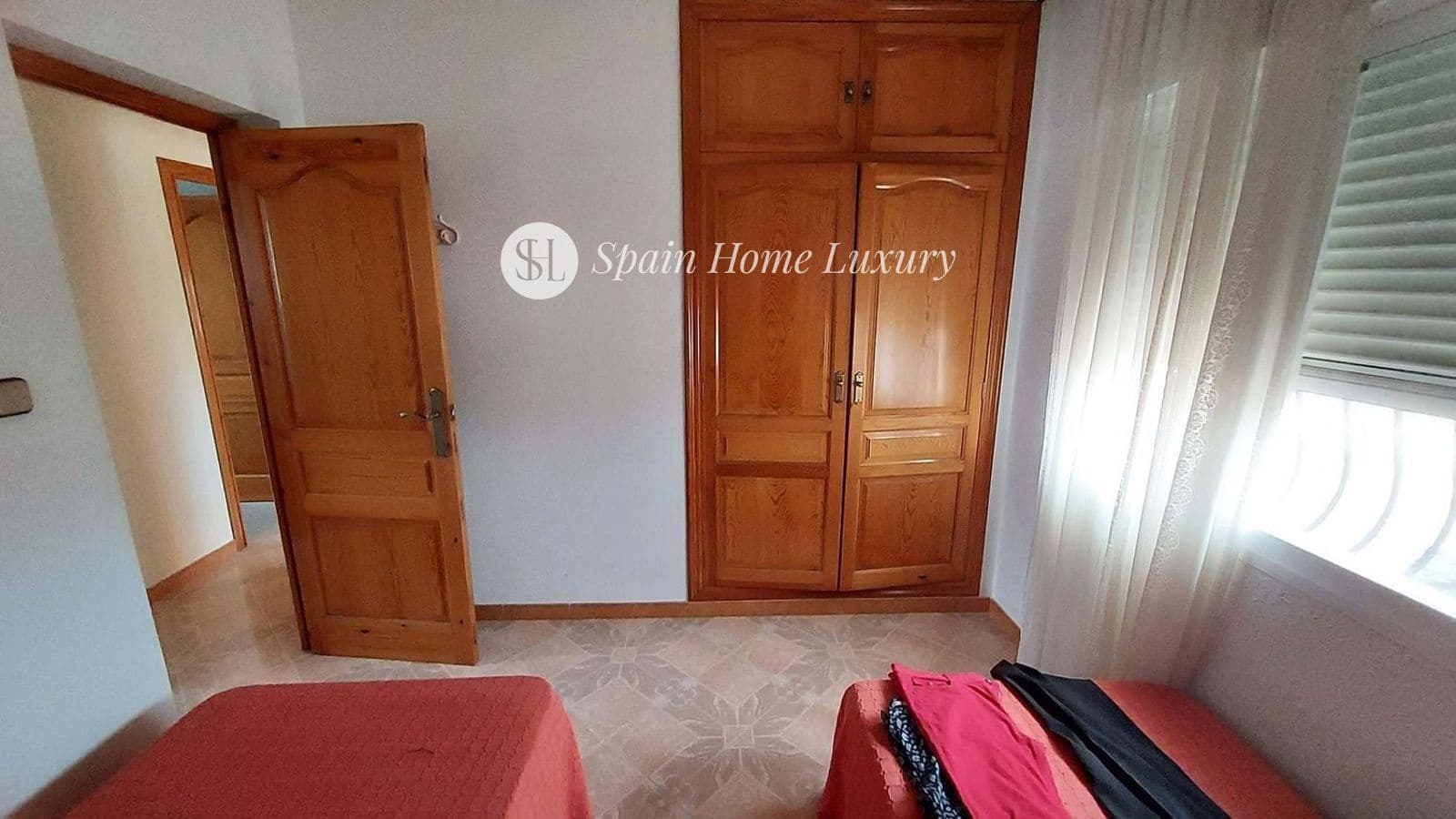 6 chambre Villa/Maison à vendre à Oliva avec garage - 500 000 € (Ref: 9117298)