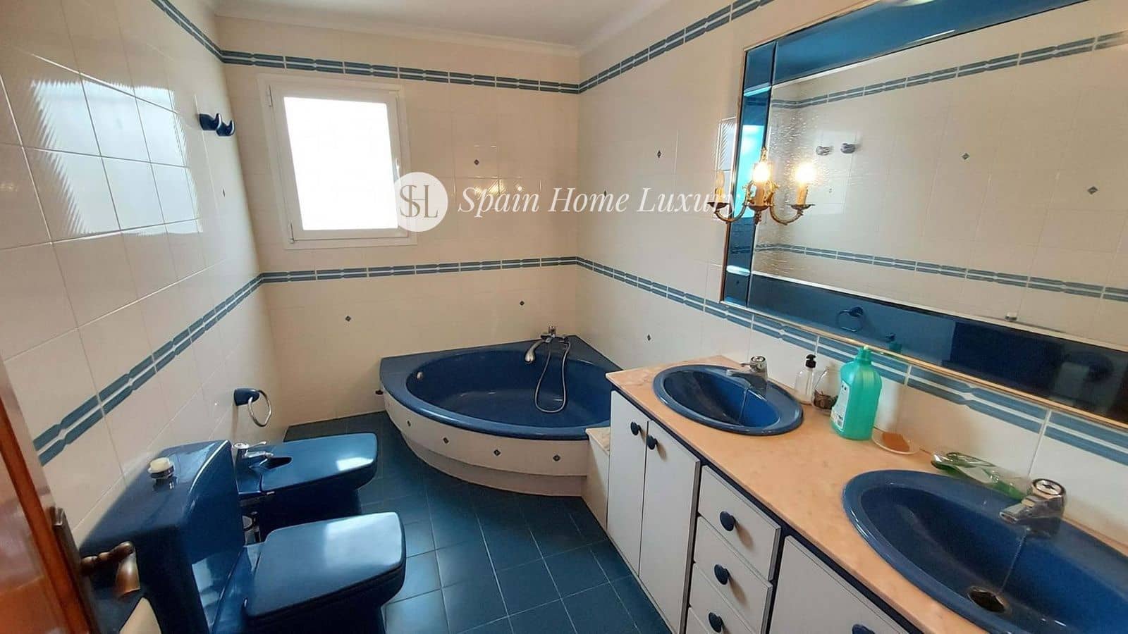 6 chambre Villa/Maison à vendre à Oliva avec garage - 500 000 € (Ref: 9117298)