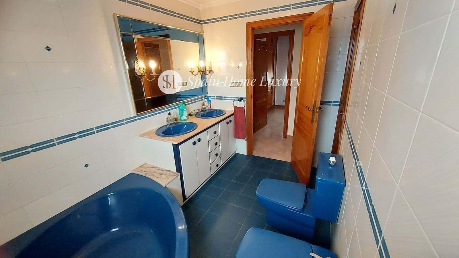 6 chambre Villa/Maison à vendre à Oliva avec garage - 500 000 € (Ref: 9117298)