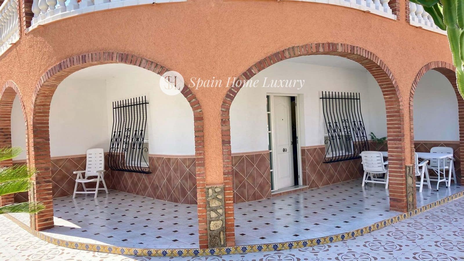 6 chambre Villa/Maison à vendre à Oliva avec garage - 500 000 € (Ref: 9117298)